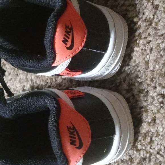 Nike - Picture 4 of 4